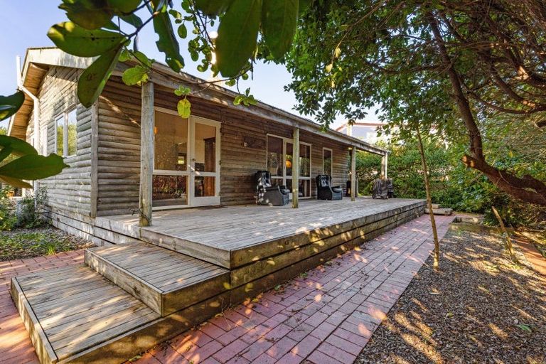 Photo of property in 47 Waimea Road, Waikanae Beach, Waikanae, 5036