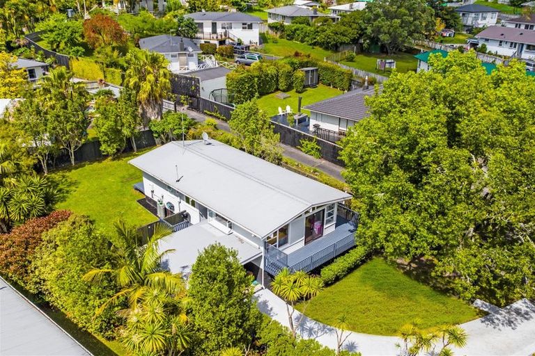 Photo of property in 31 Aplin Place, Birkdale, Auckland, 0626
