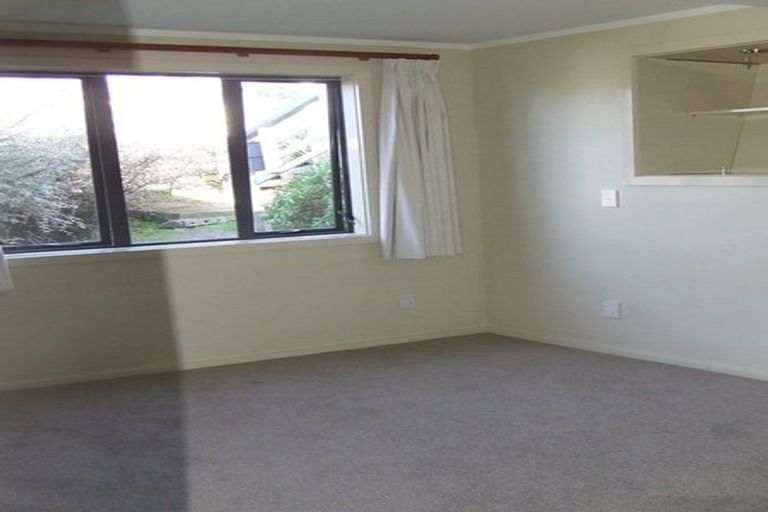 Photo of property in 72 Maupuia Road, Maupuia, Wellington, 6022