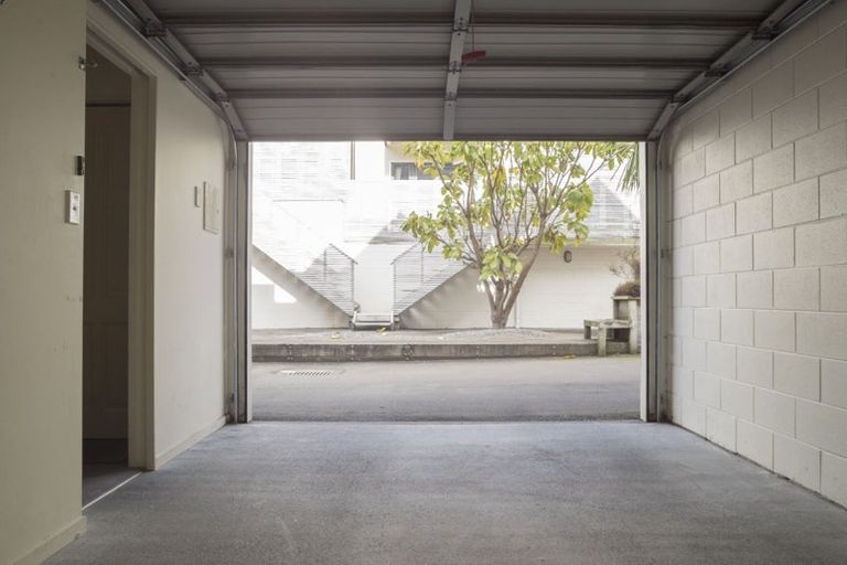 Photo of property in Pirie Street Townhouses, 18/35 Pirie Street, Mount Victoria, Wellington, 6011