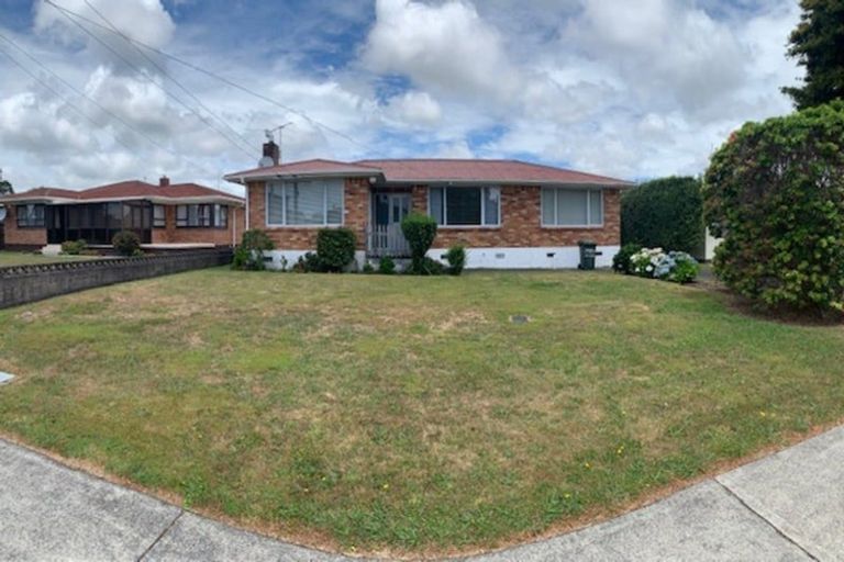 Photo of property in 25 Fernaig Street, Papakura, 2110