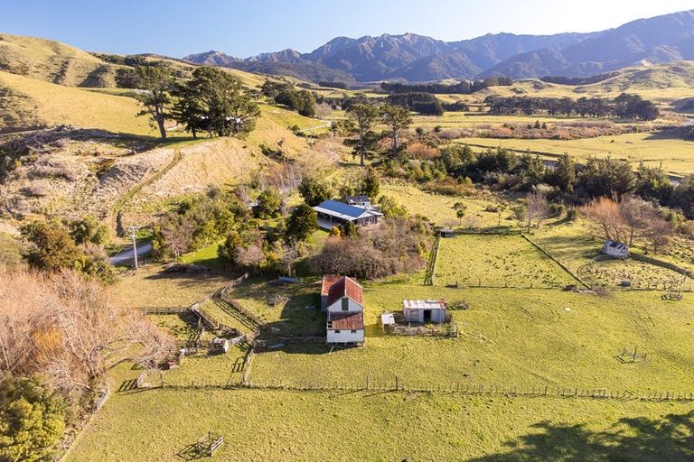 Photo of property in 318 Putara Road, Eketahuna, 4994