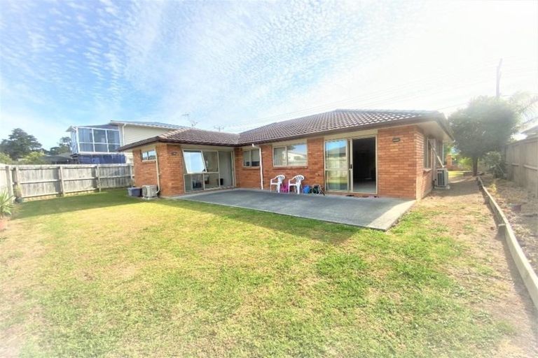 Photo of property in 106a Simpson Road, Henderson Valley, Auckland, 0614