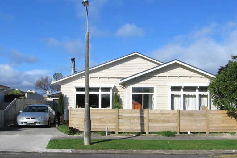 Photo of property in 37 Miro Street, Takaro, Palmerston North, 4410