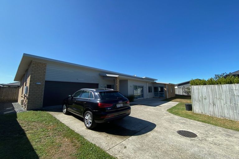 Photo of property in 29 Chadwick Place, Rototuna North, Hamilton, 3210