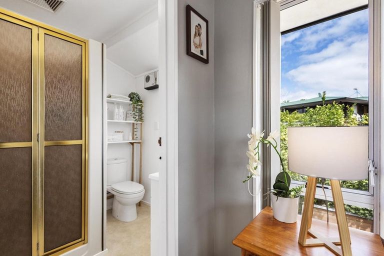 Photo of property in 8 Burn-murdoch Street, St Andrews, Hamilton, 3200