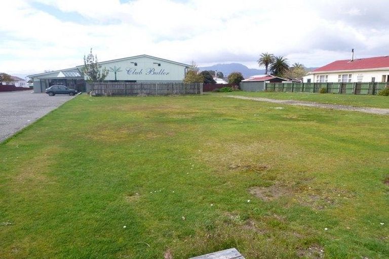 Photo of property in 39 Russell Street, Westport, 7825