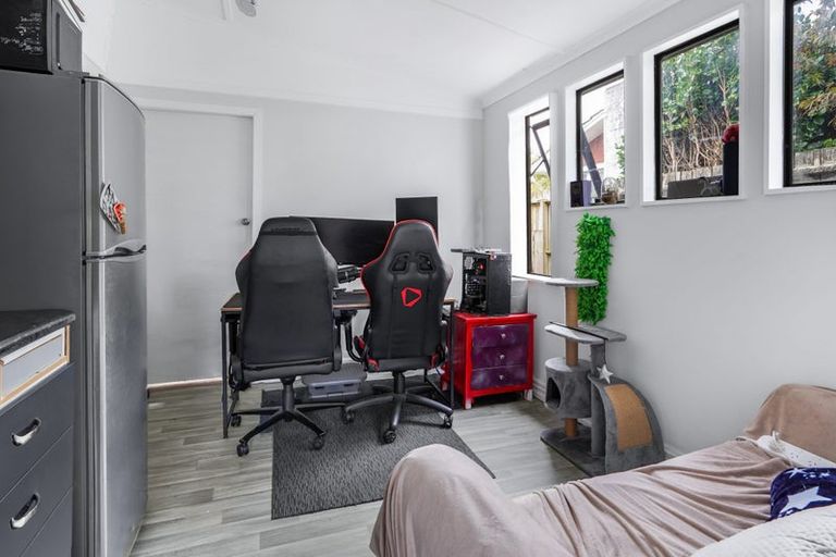 Photo of property in 1 Patricia Avenue, Hamilton East, Hamilton, 3216