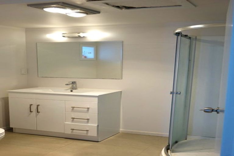 Photo of property in 43 Compton Street, Hillcrest, Auckland, 0627