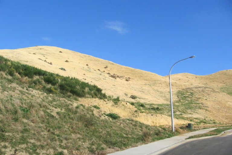 Photo of property in 15 Comber Place, Johnsonville, Wellington, 6037