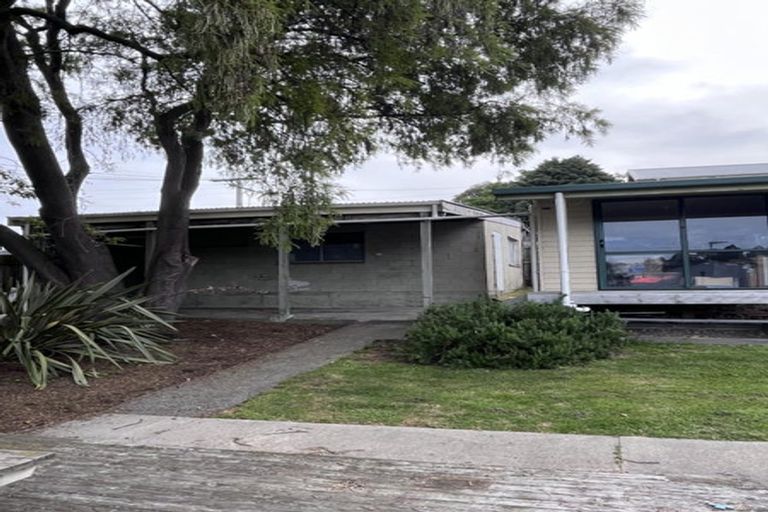 Photo of property in 10 Severn Street, Green Island, Dunedin, 9018