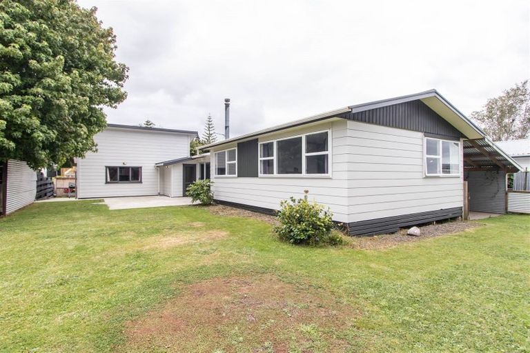 Photo of property in 5 Tainui Terrace, Inglewood, 4330