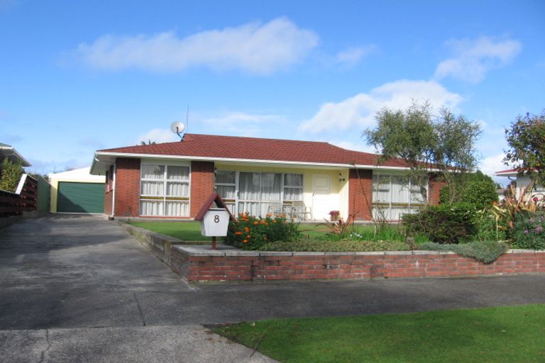 Photo of property in 8 Raglan Avenue, Cloverlea, Palmerston North, 4412