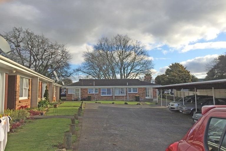 Photo of property in 28 Landscape Road, Papatoetoe, Auckland, 2025