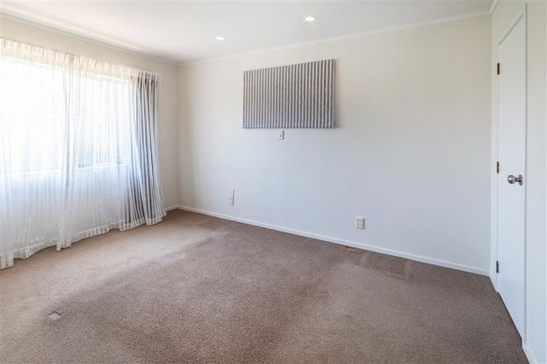 Photo of property in 25a Harbour View Road, Point Chevalier, Auckland, 1022