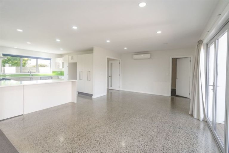 Photo of property in 9 Crown Close, Prebbleton, 7604