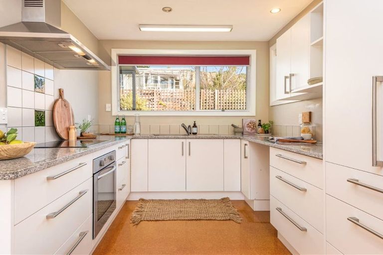 Photo of property in 39a Main Road, Redcliffs, Christchurch, 8081