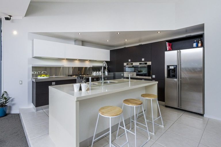 Photo of property in 1007 Beach Road, Torbay, Auckland, 0630