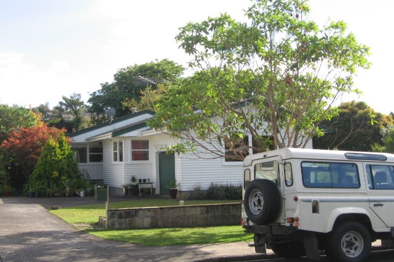 Photo of property in 50 Mcdowell Crescent, Hillcrest, Auckland, 0627