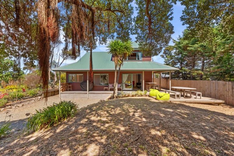 Photo of property in 12 Moir Point Road, Mangawhai Heads, Mangawhai, 0505