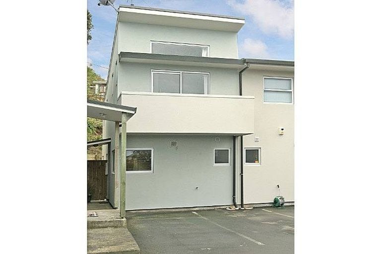 Photo of property in 7/138 Queens Drive, Lyall Bay, Wellington, 6022