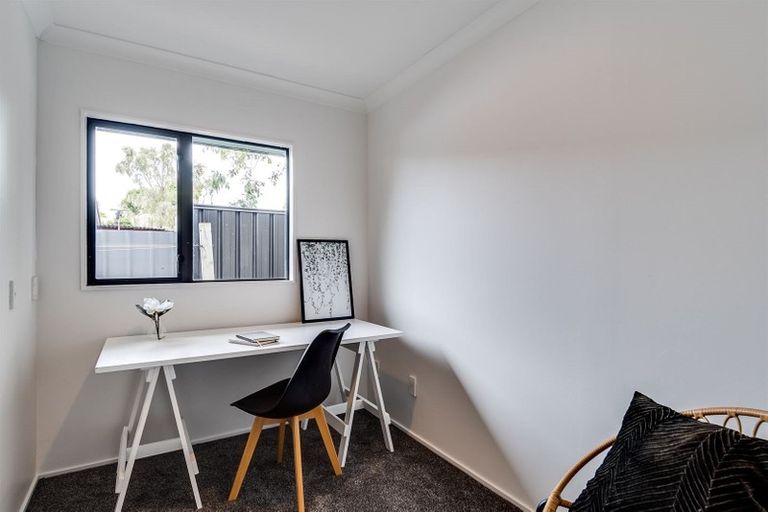 Photo of property in 44a Warwick Crescent, Taradale, Napier, 4112