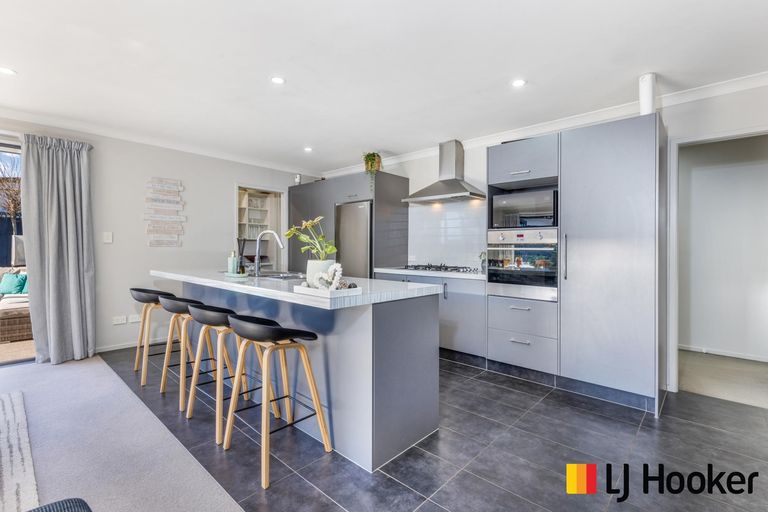 Photo of property in 36 Sunningdale Street, Wattle Downs, Auckland, 2103