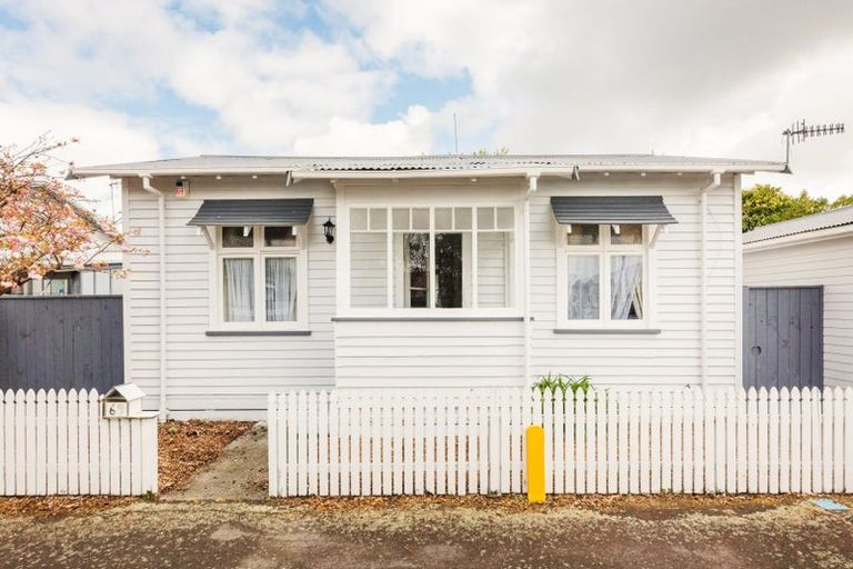 Photo of property in 69 Chelwood Street, Takaro, Palmerston North, 4412
