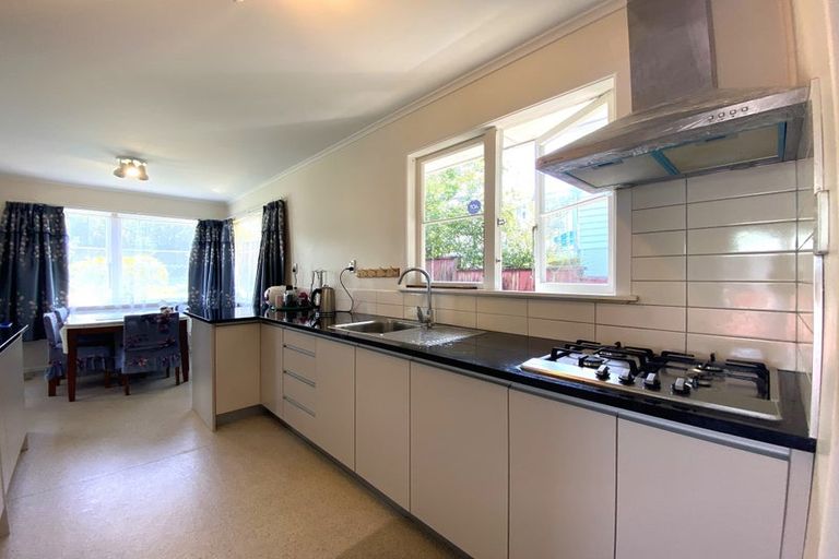Photo of property in 18 Kelkirk Street, Kelston, Auckland, 0602