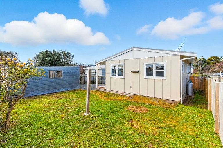 Photo of property in 47 Gray Avenue, Paraparaumu Beach, Paraparaumu, 5032