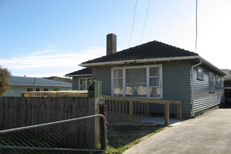 Photo of property in 33 Ruthven Road, Wainuiomata, Lower Hutt, 5014