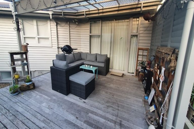 Photo of property in 32 Sycamore Drive, Sunnynook, Auckland, 0620