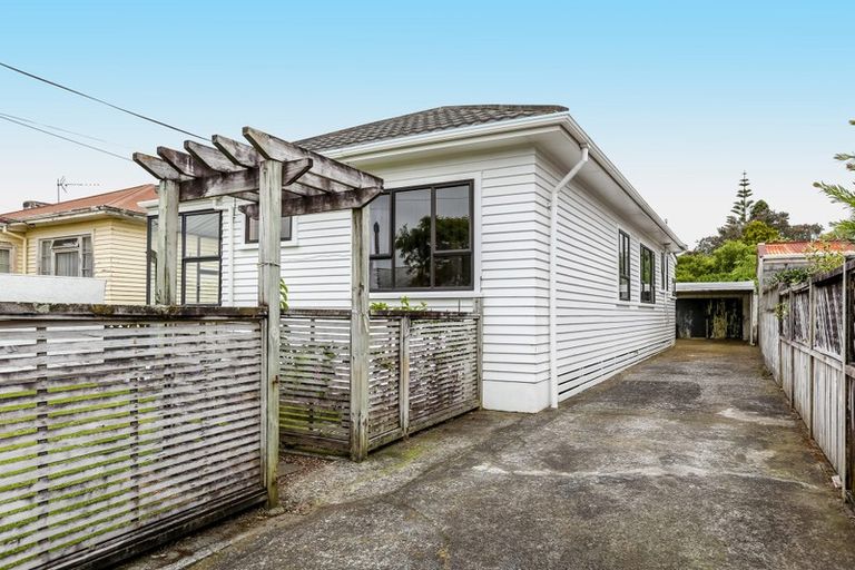 Photo of property in 43 Tokomaru Street, Welbourn, New Plymouth, 4312