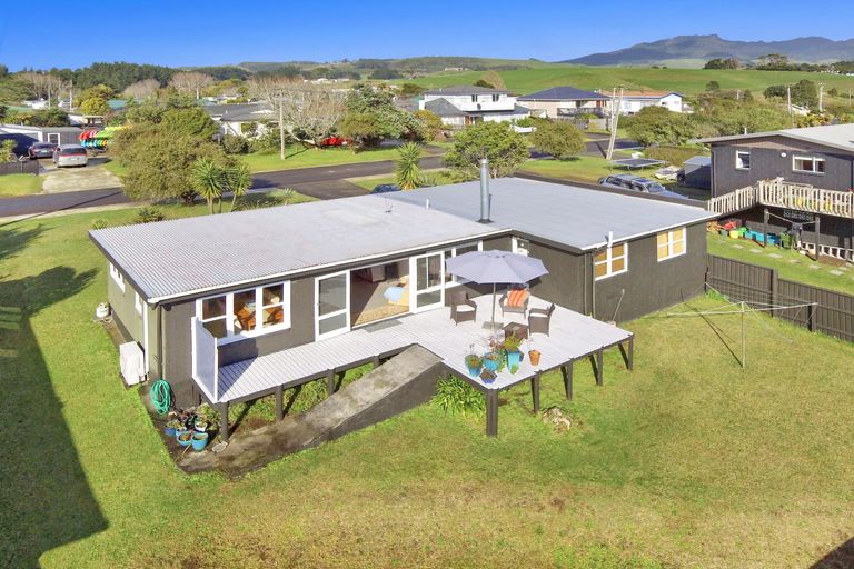 Photo of property in 9 Uenuku Avenue, Raglan, 3225