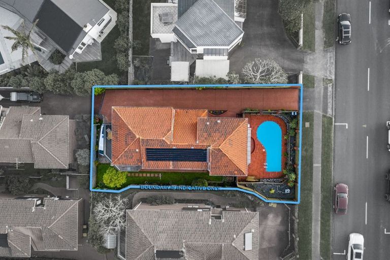 Photo of property in 1/65 Aberdeen Road, Castor Bay, Auckland, 0620