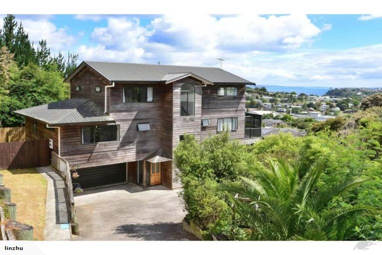 Photo of property in 91c Wade River Road, Stanmore Bay, Whangaparaoa, 0932