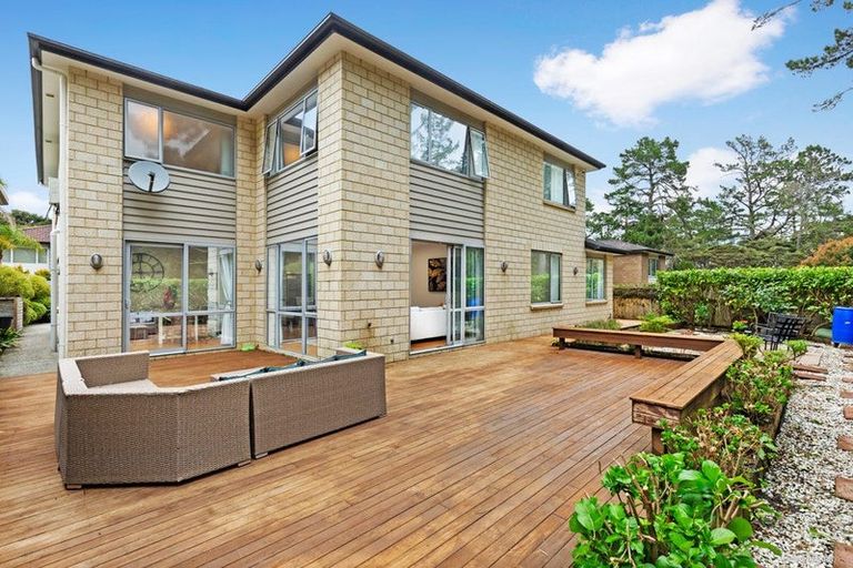 Photo of property in 56 Harrowglen Drive, Northcross, Auckland, 0630