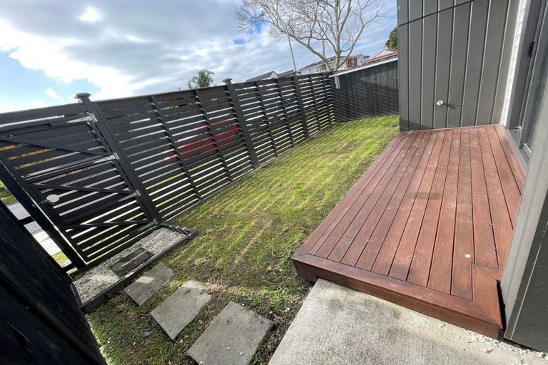 Photo of property in 2d Pinero Place, Bucklands Beach, Auckland, 2014