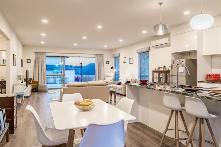 Photo of property in 29 Resolution Drive, Gulf Harbour, Whangaparaoa, 0930