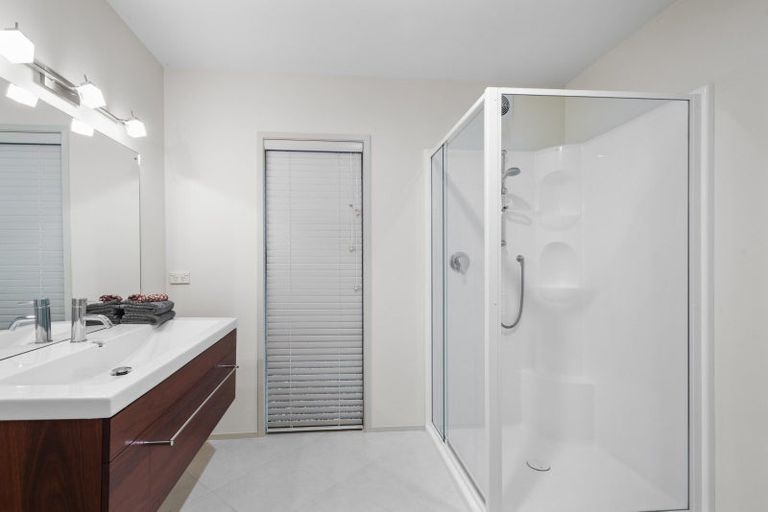 Photo of property in 49 Mount Avenue, Pauanui, Hikuai, 3579