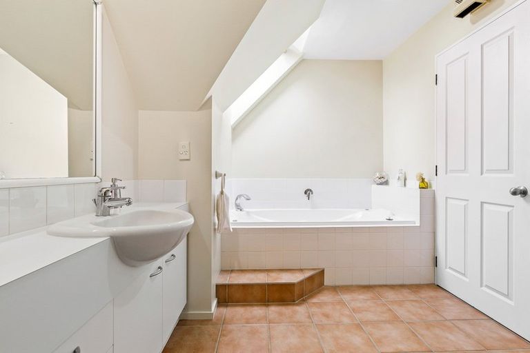 Photo of property in 366 Sawyers Arms Road, Harewood, Christchurch, 8051