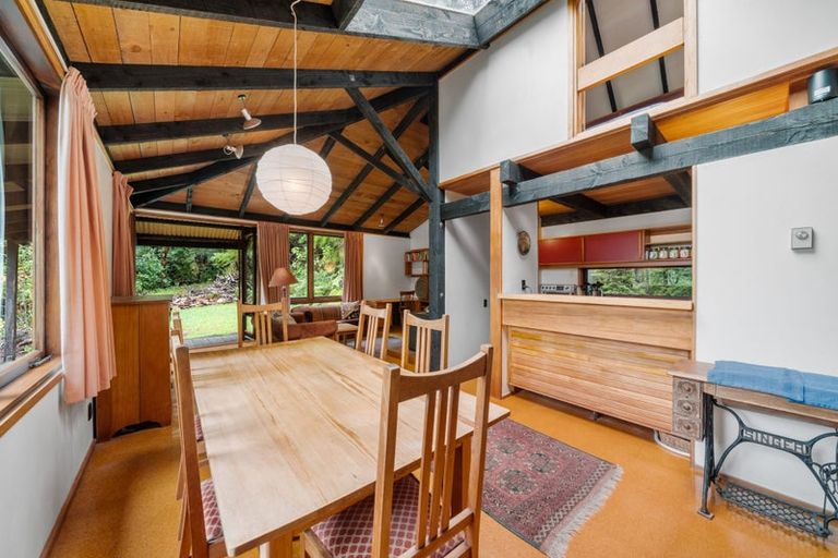 Photo of property in 99 Elmslie Road, Pinehaven, Upper Hutt, 5019