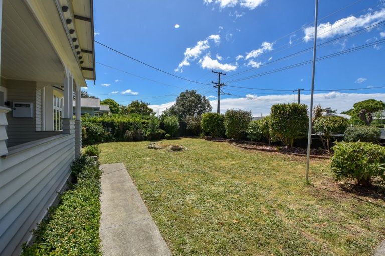 Photo of property in 12 Garrison Street, Carterton, 5713