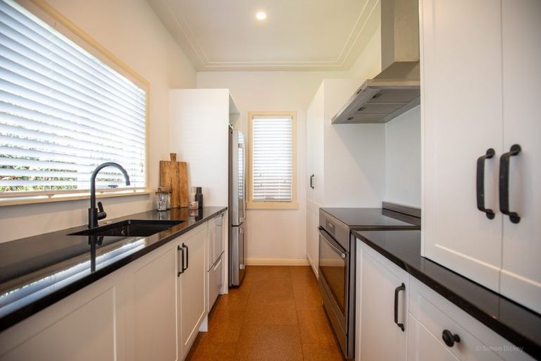 Photo of property in Wallis Street, Raglan, 3225