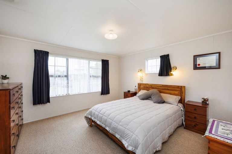 Photo of property in 46 Chatsworth Place, Highbury, Palmerston North, 4412