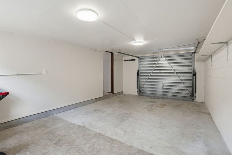 Photo of property in 2a Civic Place, Waiuku, 2123