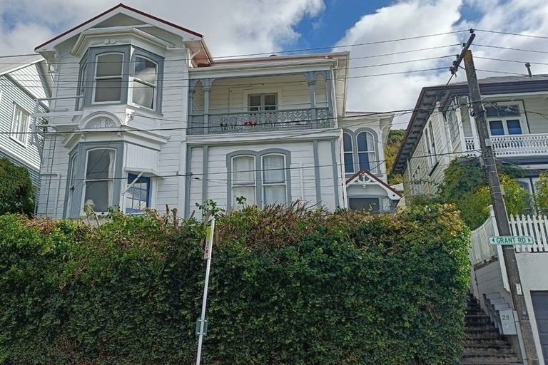 Photo of property in 2/28 Grant Road, Thorndon, Wellington, 6011