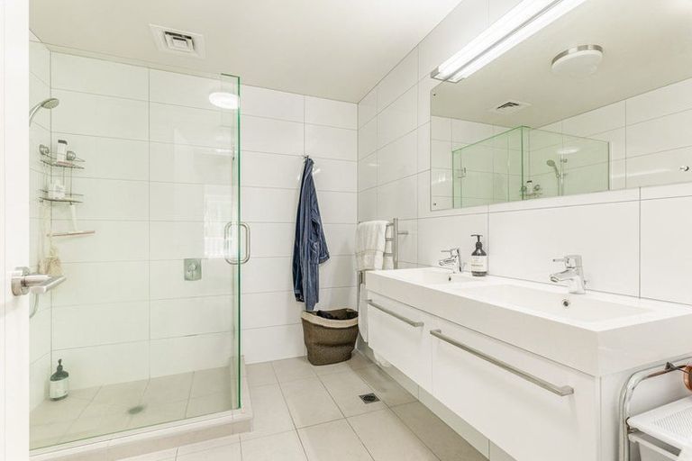 Photo of property in 24 Eaves Bush Parade, Orewa, 0931