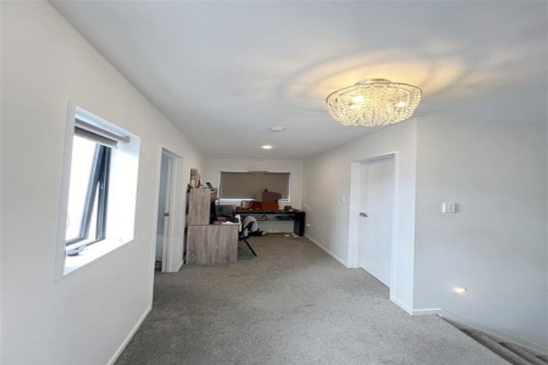 Photo of property in 104 Bellbird Street, Papakura, 2110