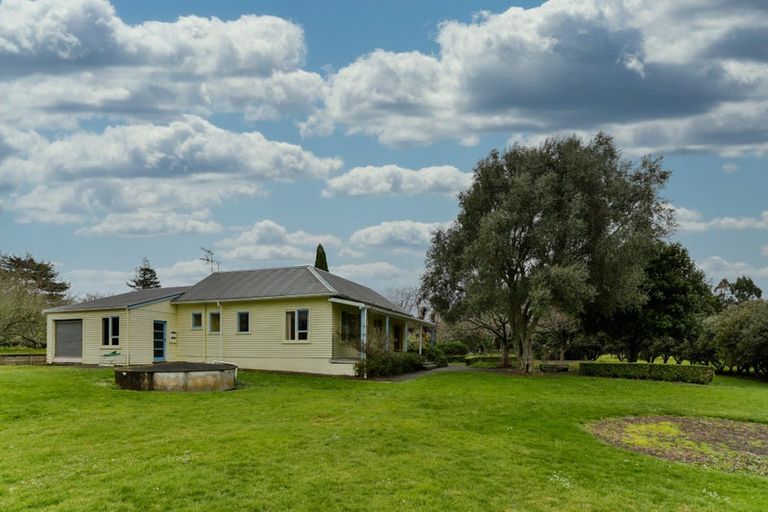 Photo of property in 76 Riverland Road, Kumeu, 0892